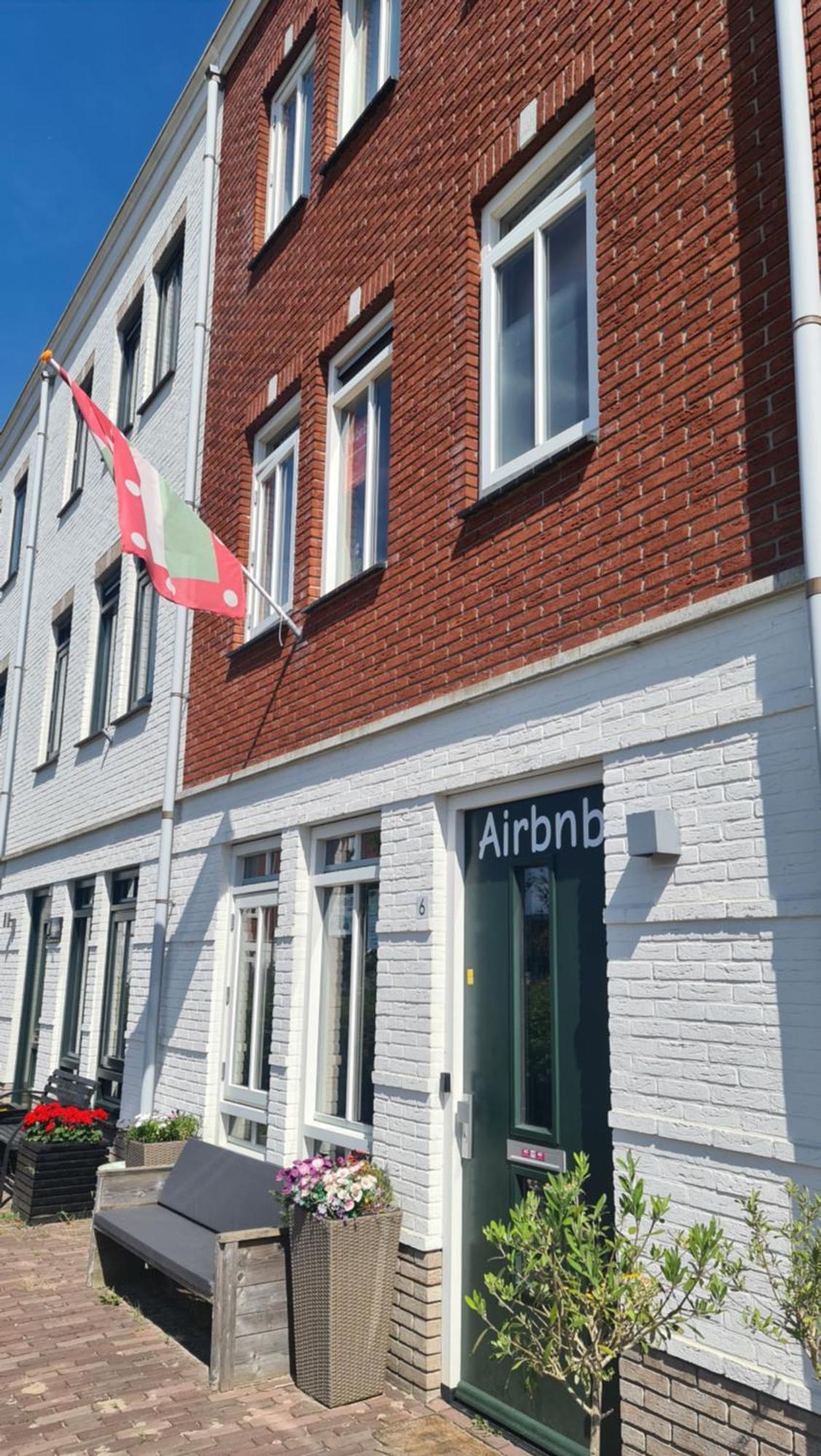 Airbnb 'Logeren Aan Het Plein' In Het Centrum Van Меппел Экстерьер фото
