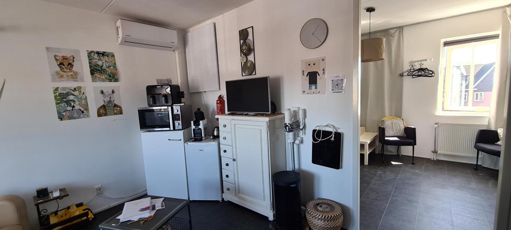 Airbnb 'Logeren Aan Het Plein' In Het Centrum Van Меппел Экстерьер фото